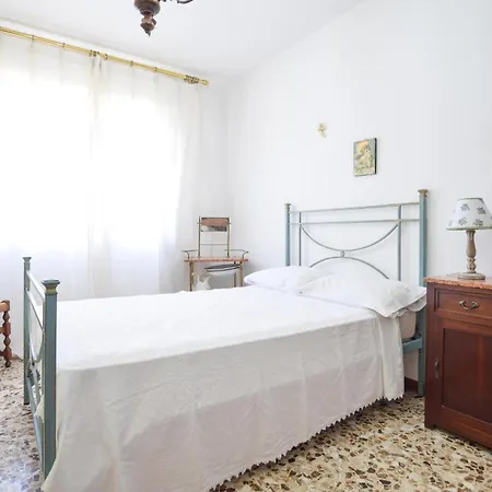 2 Bedroom Cozy In *