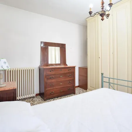 2 Bedroom Cozy In * Camaiore