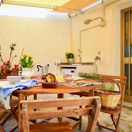 Awesome In With Kitchen * Camaiore